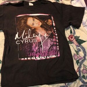 Miley Cyrus tour shirt